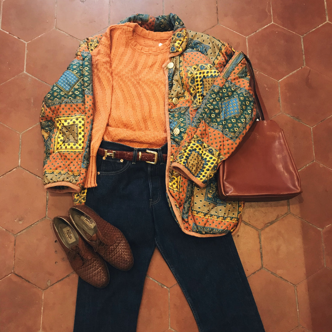 Idée de Look Vintage Femme, à retrouver sur la friperie en ligne ou en boutique vintage à Bordeaux