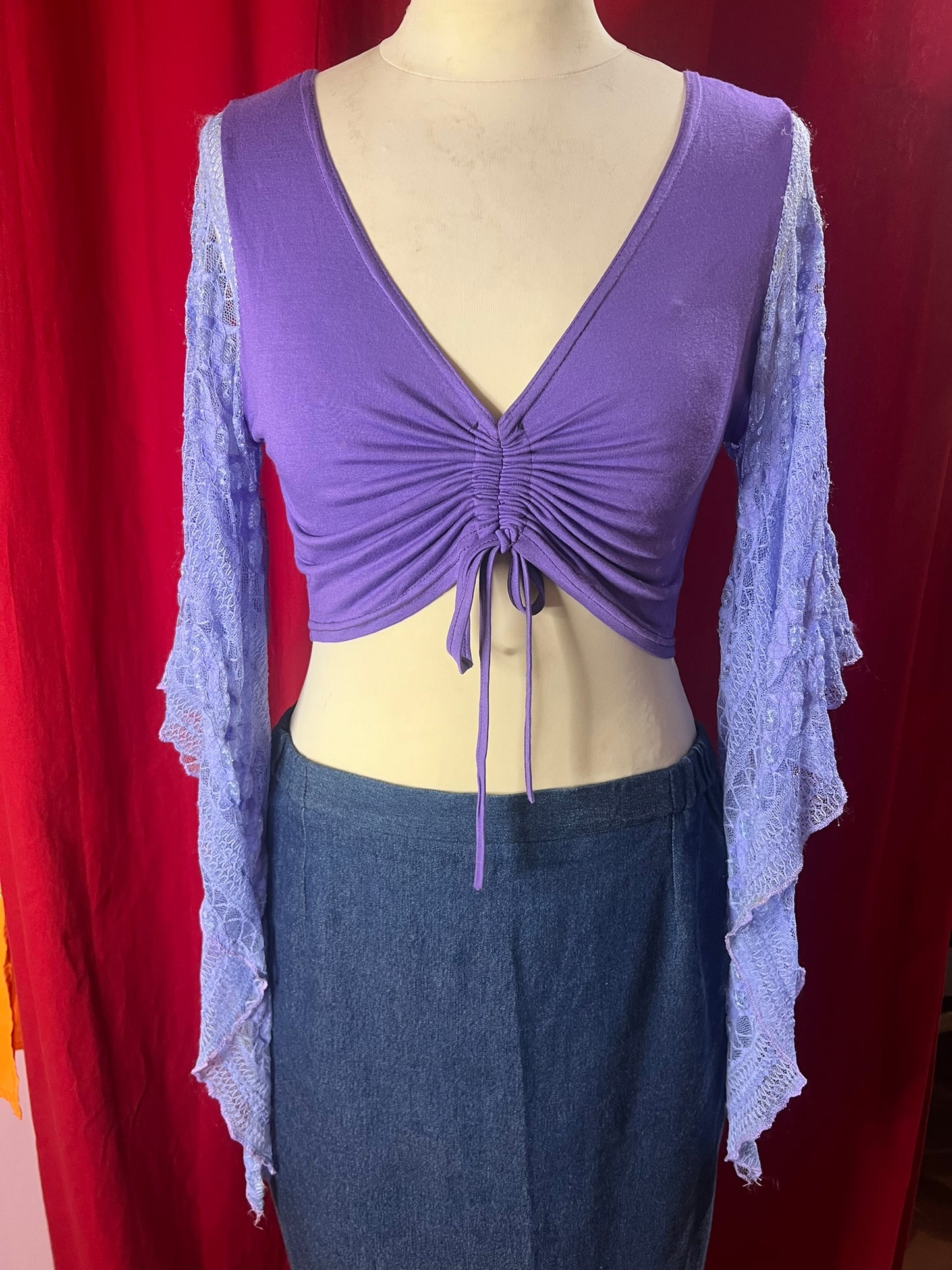 crop top vintage, datant des années 2000, avec manches évasées en dentelle Lilas