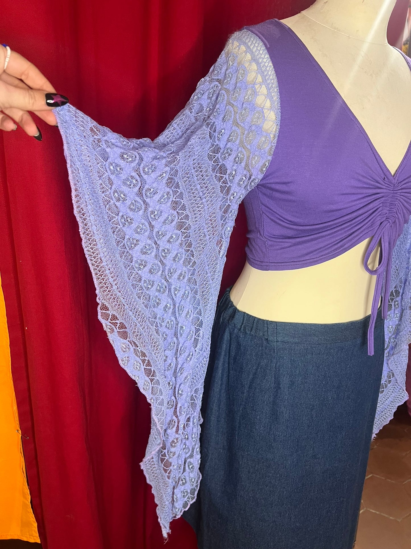crop top vintage, datant des années 2000, avec manches évasées en dentelle Lilas