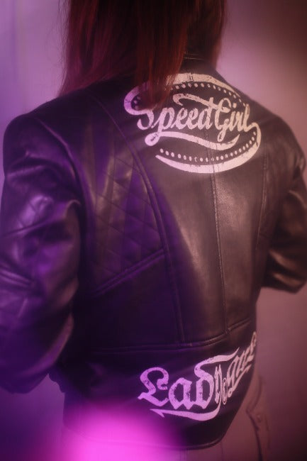 veste biker porté de dos