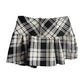 Canaille Vintage vous propose une pièce vintage sélectionnée avec soin.
Une courte jupe à motif tartan noir et blanc. Cette jupe est en taille 38.
Cette pièce vintage est à retrouver dans notre friperie au 39 rue des Bahutiers dans le centre-ville de Bordeaux ou sur le site internet : www.canaillevintage.com