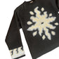 Pull vintage de snowboard ou de ski très épais et fabriqué en France.
Le pull est à retrouver sur notre boutique en ligne ou directement dans notre friperie dans le centre-ville de Bordeaux